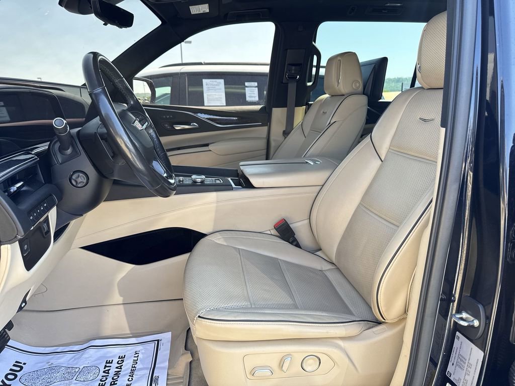 Used 2021 Cadillac Escalade ESV Premium Luxury AWD/4WD image 11