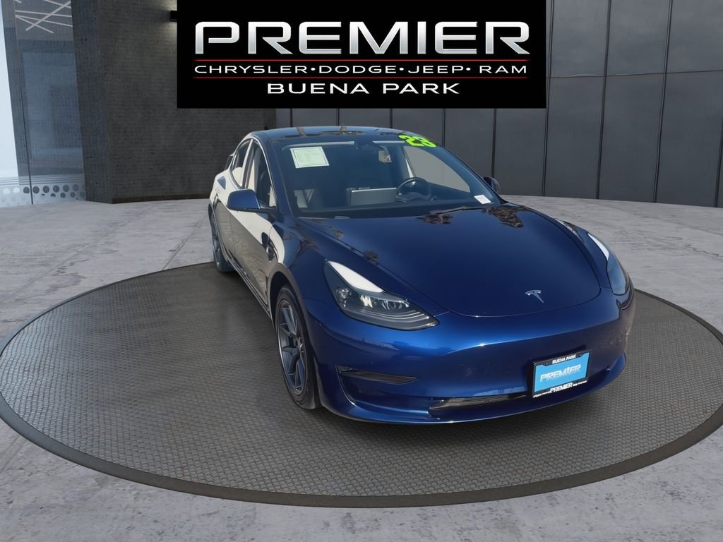 Used 2023 Tesla Model 3 Standard Range RWD image 2