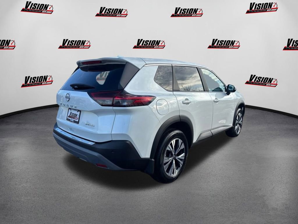 Used 2023 Nissan Rogue SV image 5