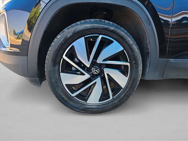 Used 2025 Volkswagen Atlas SE FWD image 24