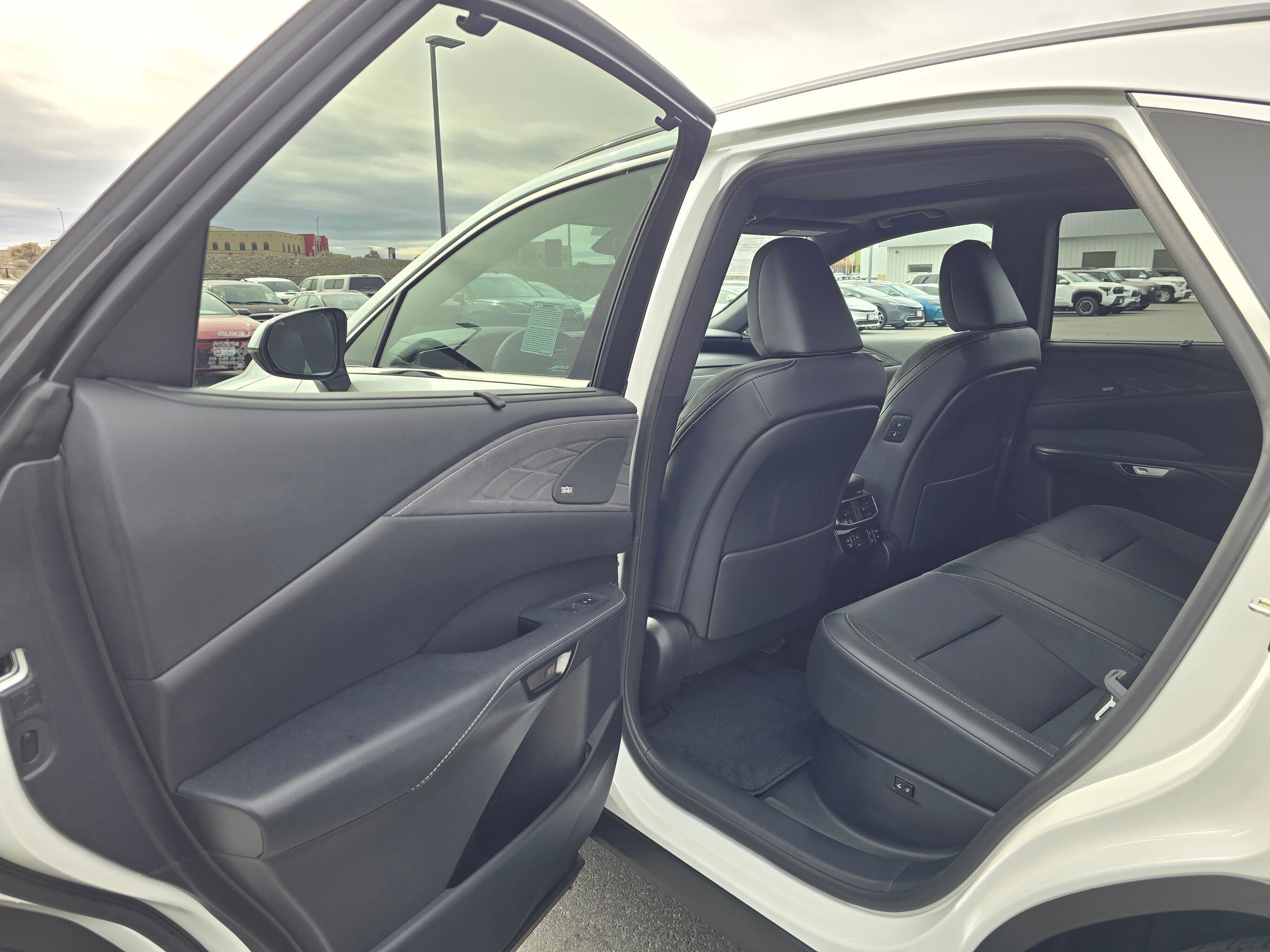 Used 2026 Lexus RX 450h Luxury w/ Convenience Package image 16