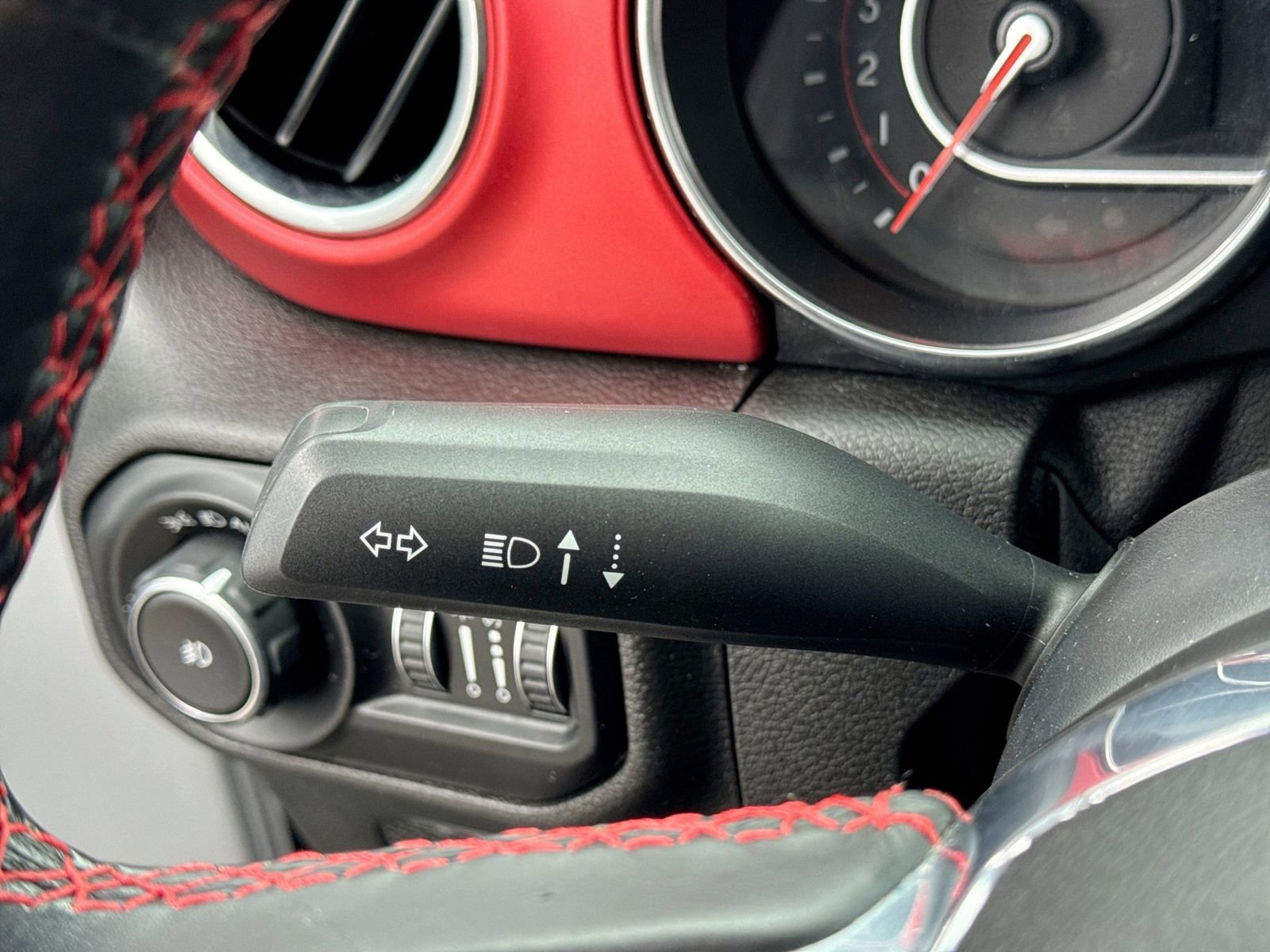 Used 2021 Jeep Wrangler Unlimited Rubicon w/ Uconnect 4C Nav & Sound Group image 30