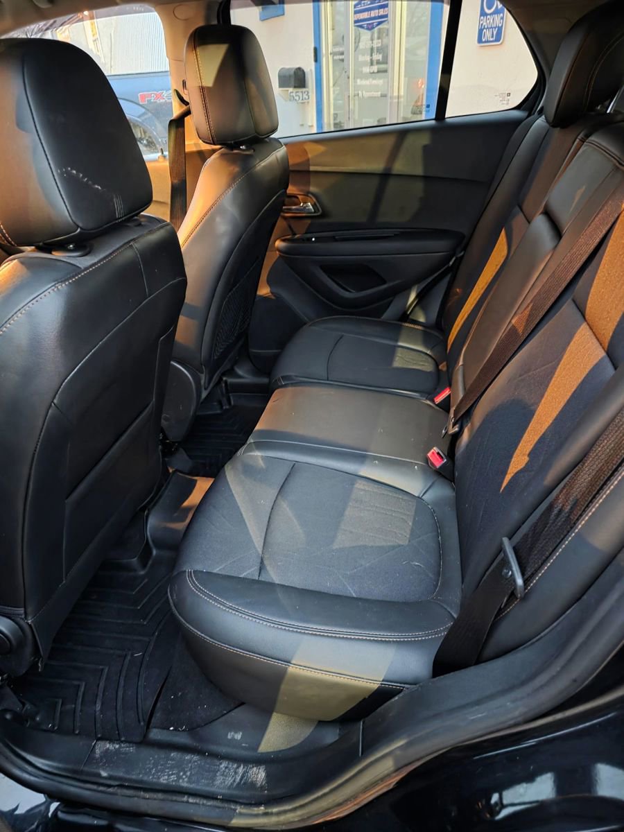 Used 2017 Chevrolet Trax LT w/ LT Convenience Package image 10