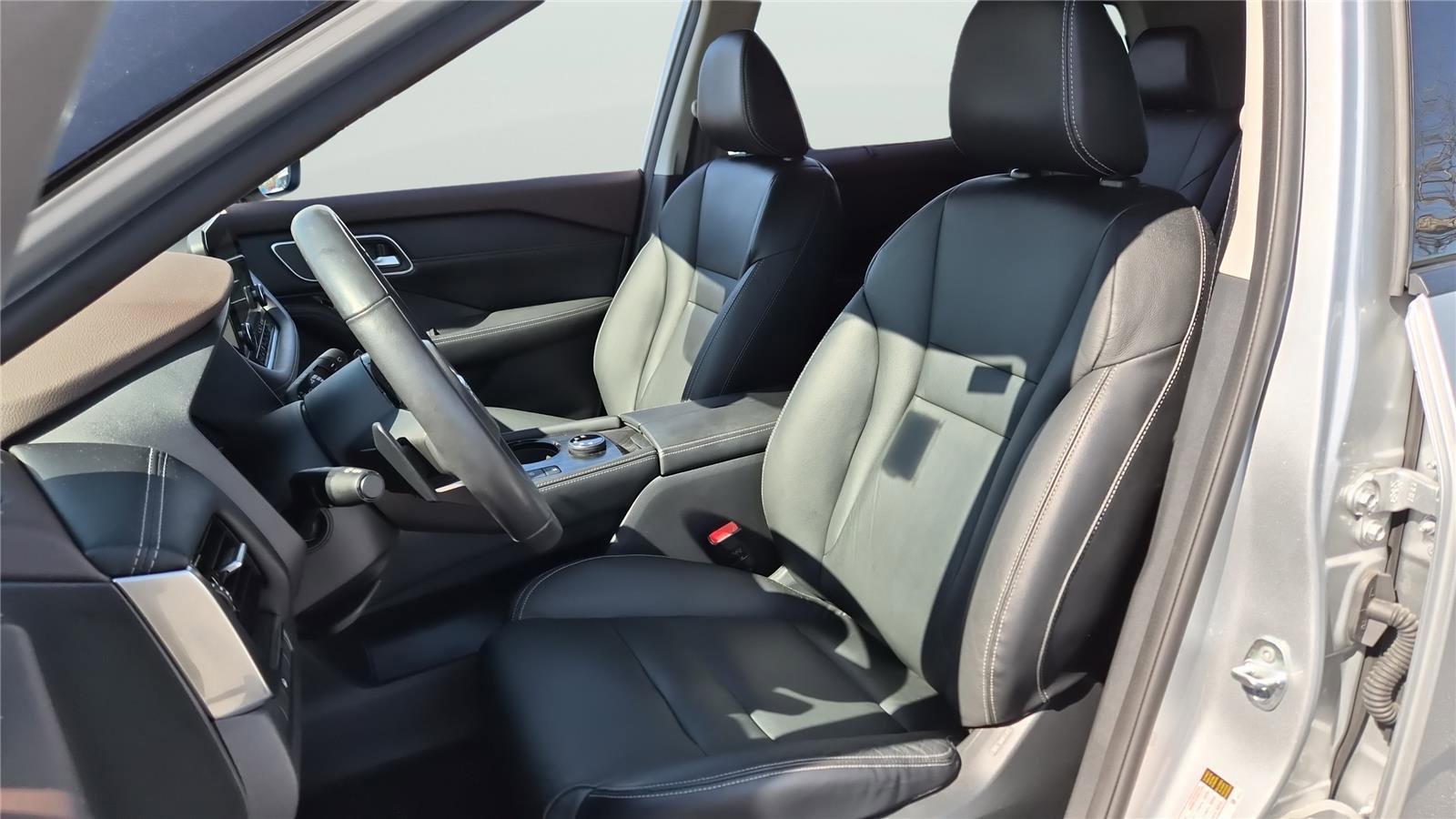 Used 2021 Nissan Rogue SL w/ Premium Package image 10