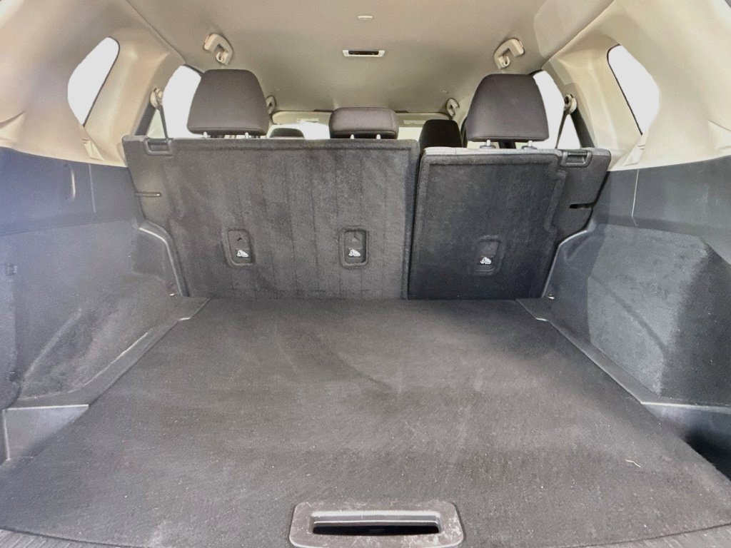 Used 2023 Nissan Rogue SV FWD image 34