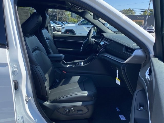 New 2025 Jeep Grand Cherokee L Limited w/ Luxury Tech Group II image 26