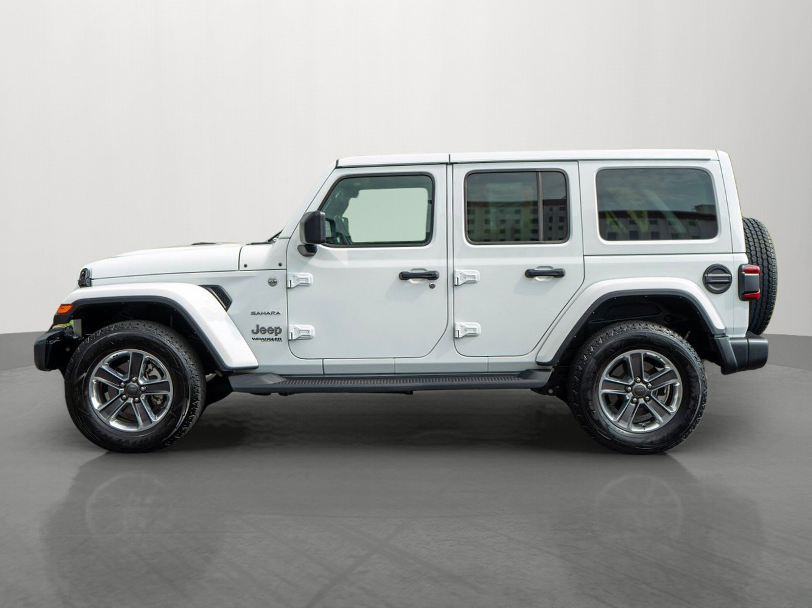Used 2022 Jeep Wrangler Unlimited Sahara w/ LED Lighting Group AWD/4WD image 4