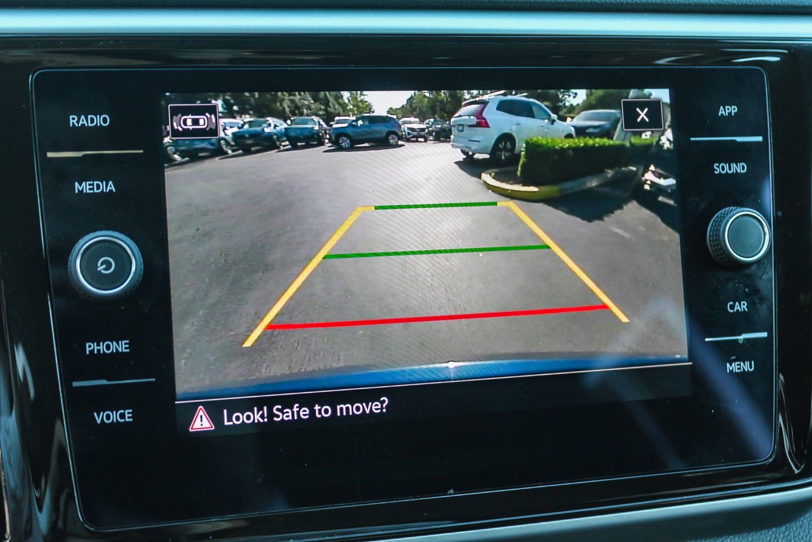 Certified 2023 Volkswagen Atlas SE image 25