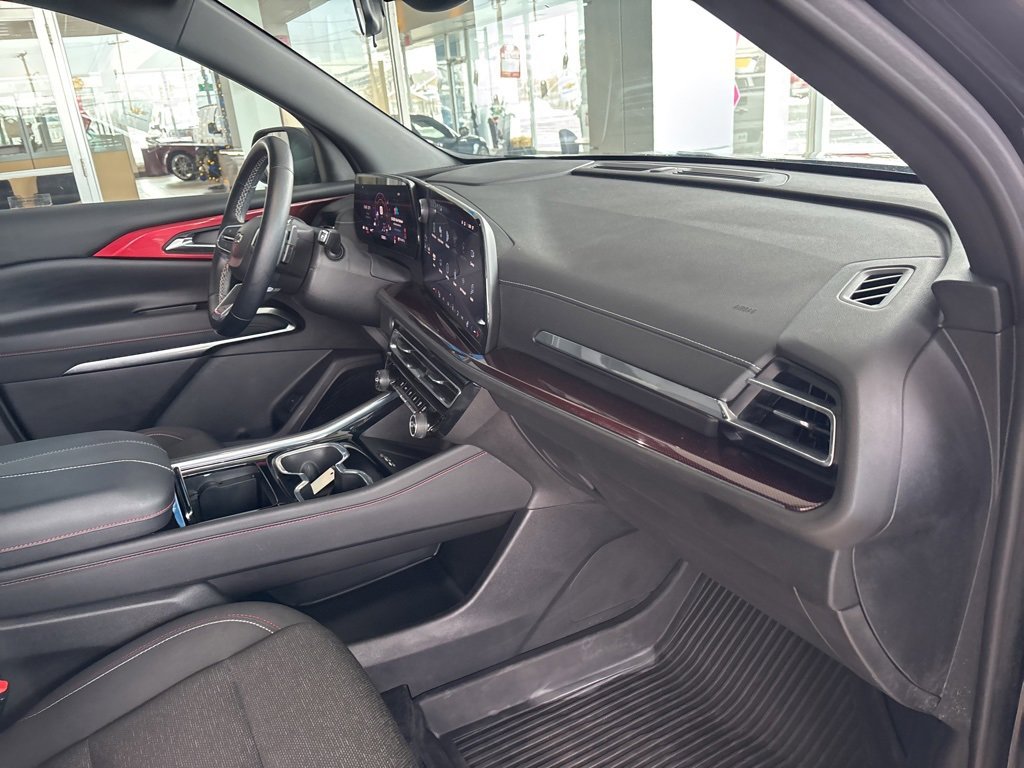 Used 2024 Chevrolet Traverse Z71 image 39