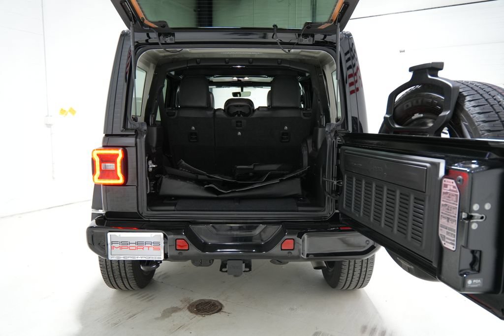 Used 2022 Jeep Wrangler Unlimited Sahara AWD/4WD image 29