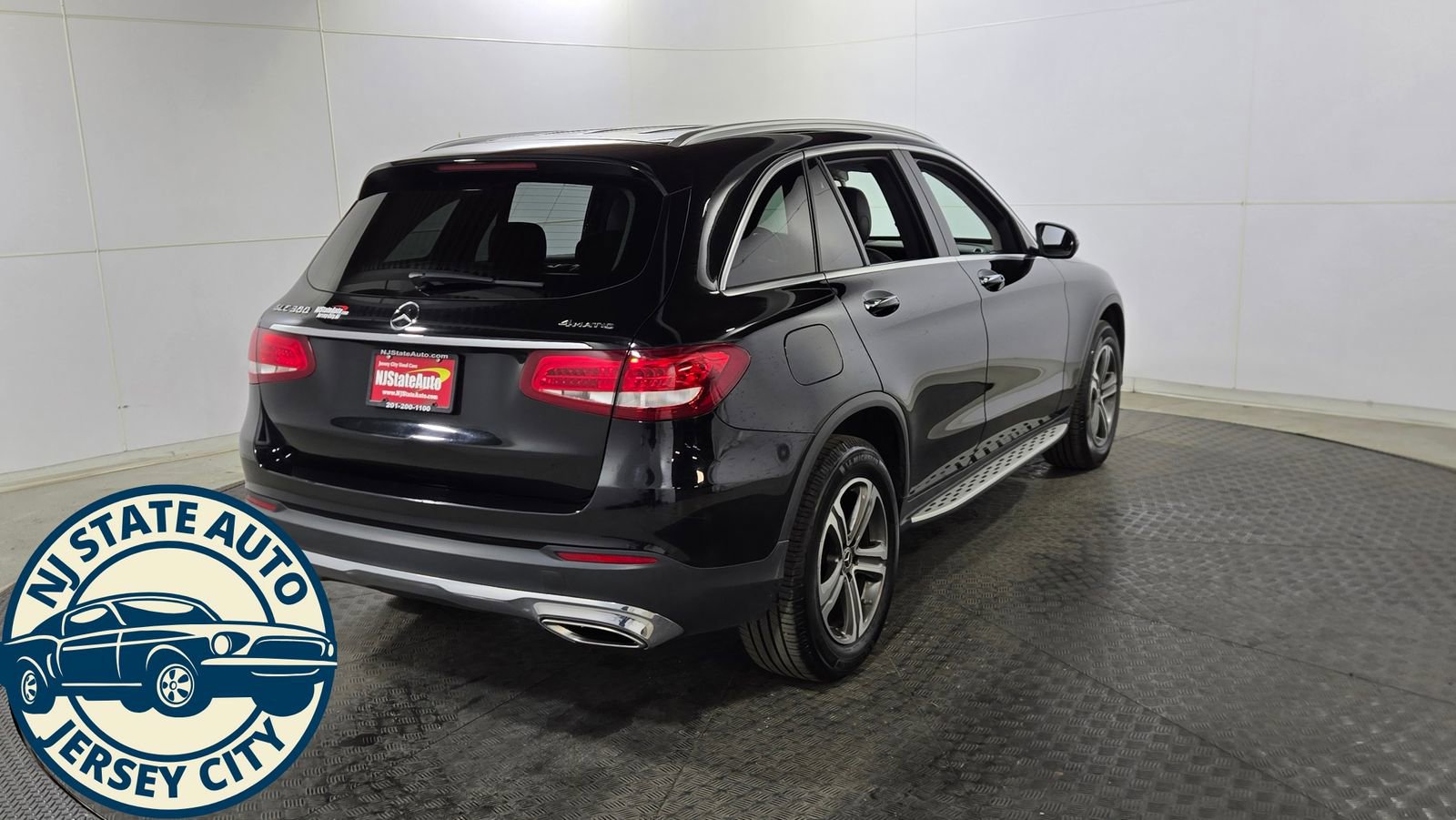 Used 2019 Mercedes-Benz GLC 300 4MATIC w/ Premium Package image 7