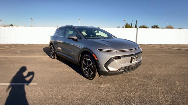 New 2026 Chevrolet Equinox EV LT AWD/4WD image 2
