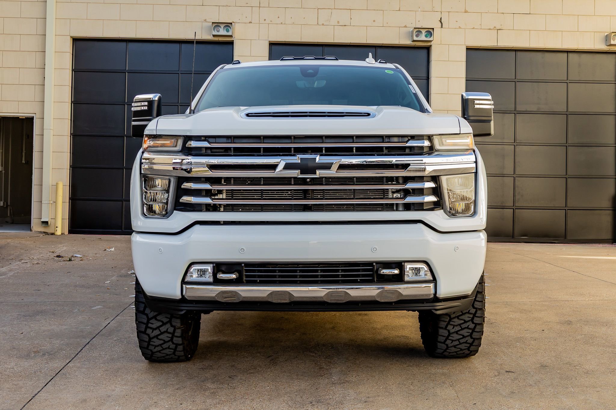 Used 2023 Chevrolet Silverado 3500 High Country w/ Technology Package image 2