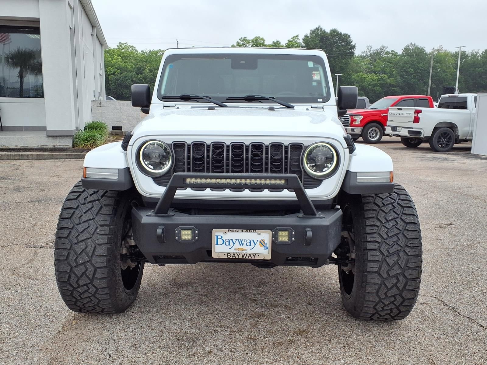 Used 2024 Jeep Gladiator Sport AWD/4WD image 19