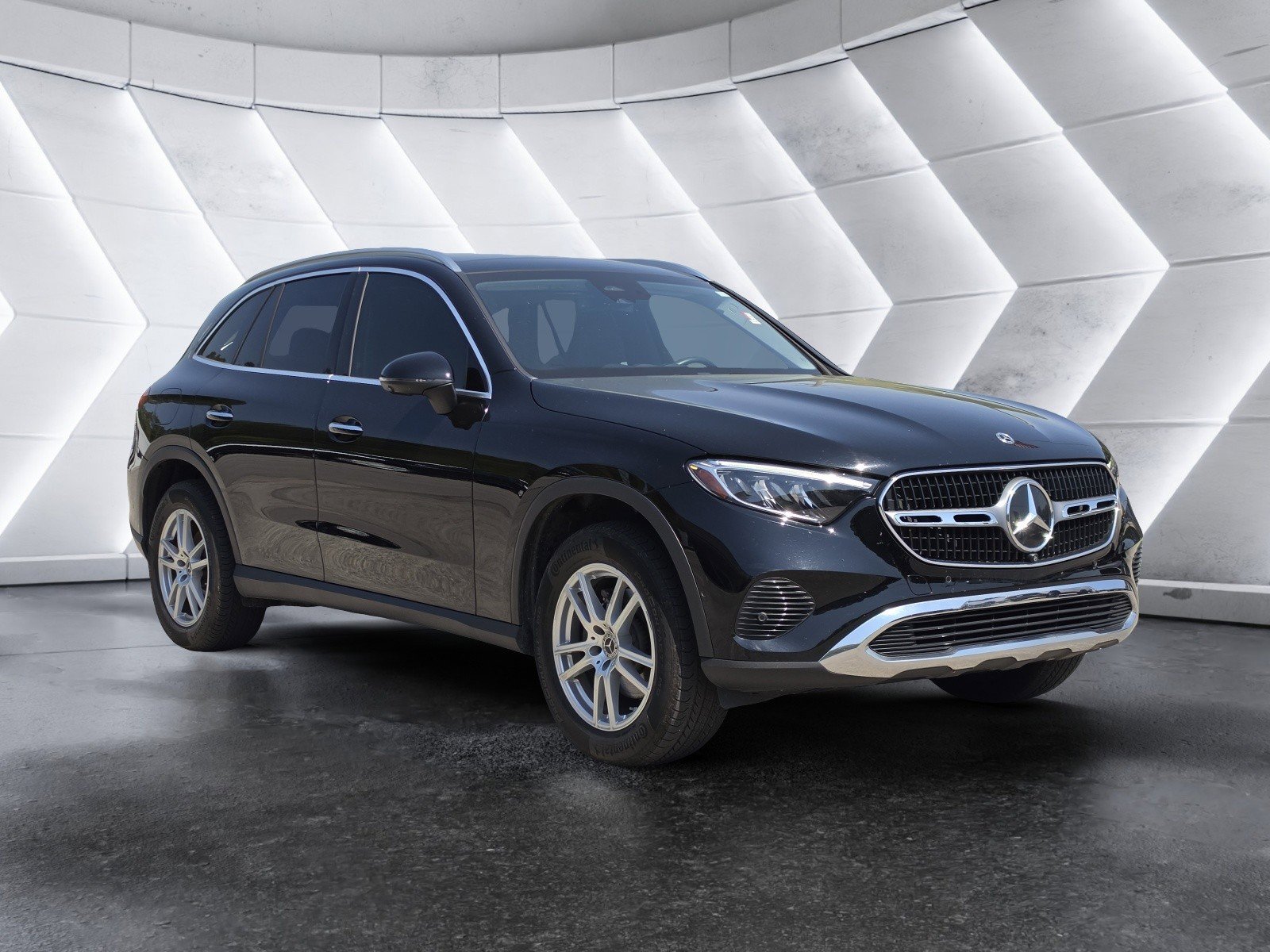 Used 2023 Mercedes-Benz GLC 300 4MATIC image 1