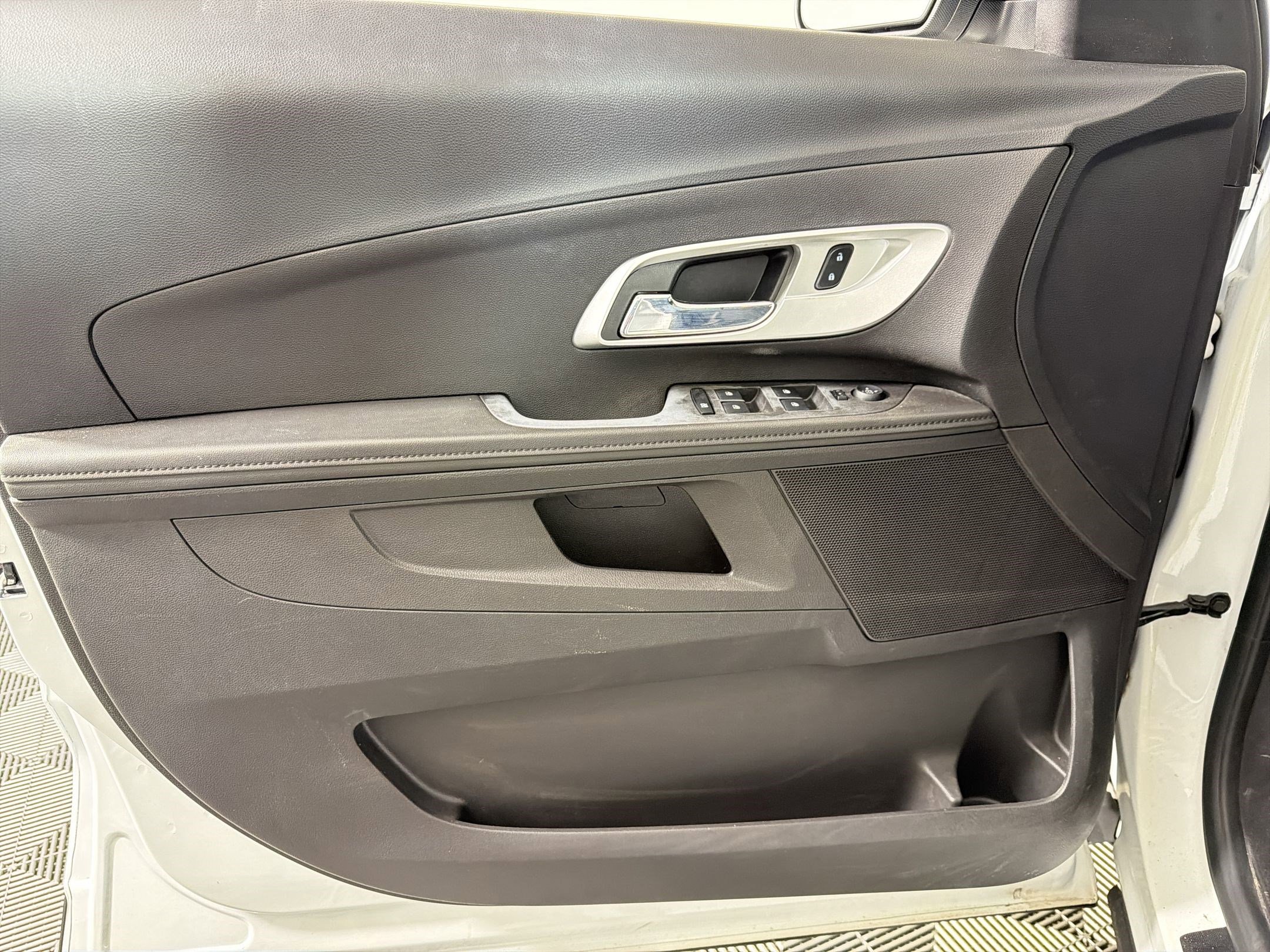 Used 2012 Chevrolet Equinox LS FWD image 11