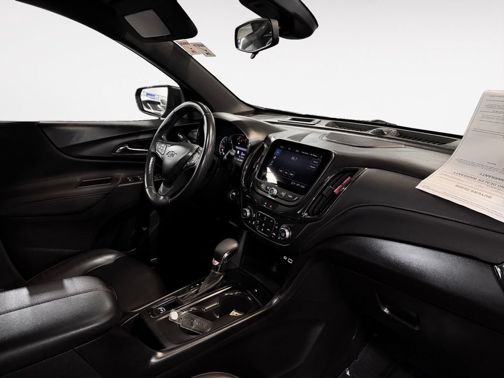 Used 2022 Chevrolet Equinox RS w/ RS Leather Package FWD image 9