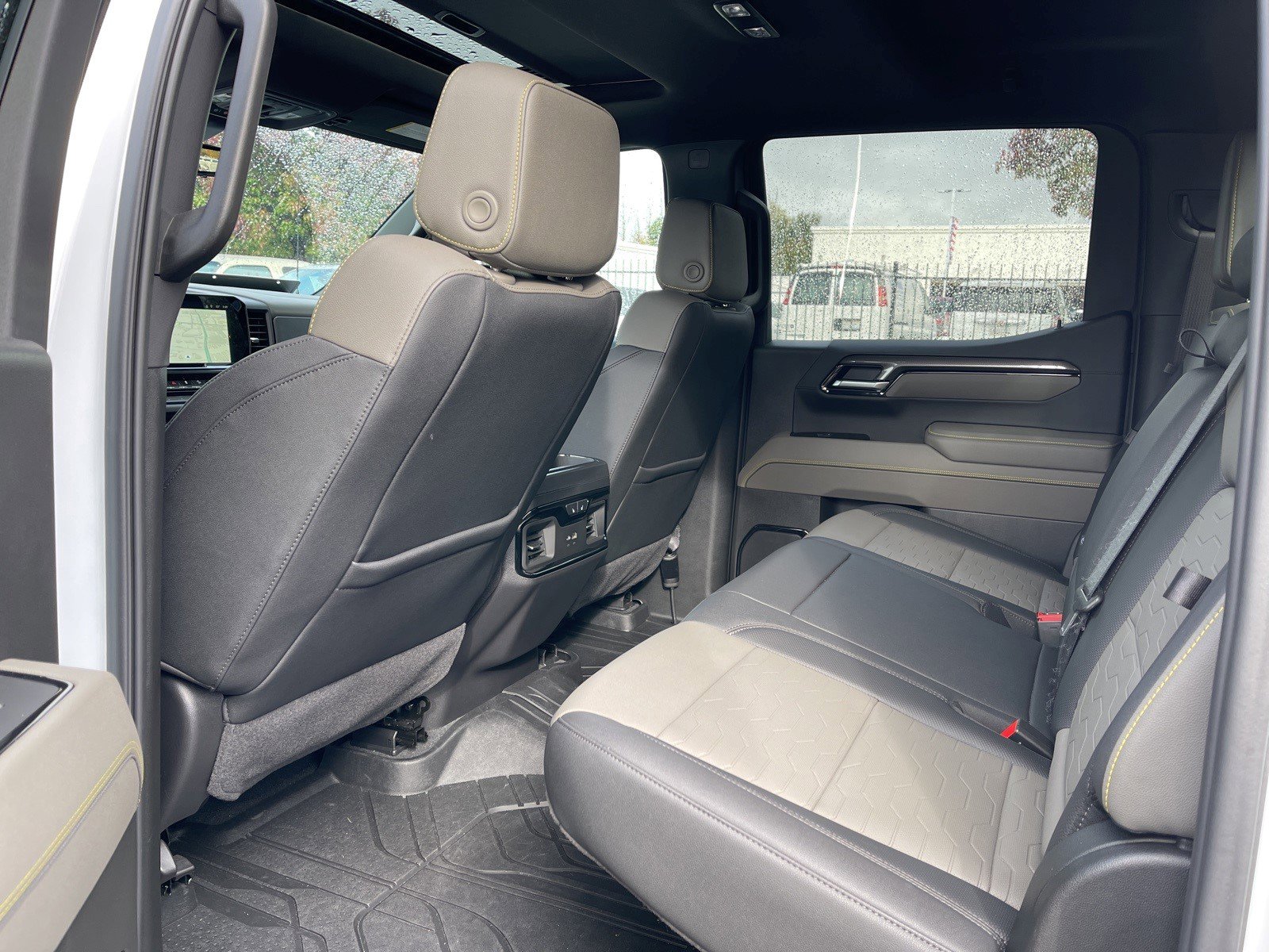 Certified 2025 Chevrolet Silverado 1500 ZR2 w/ Technology Package image 4