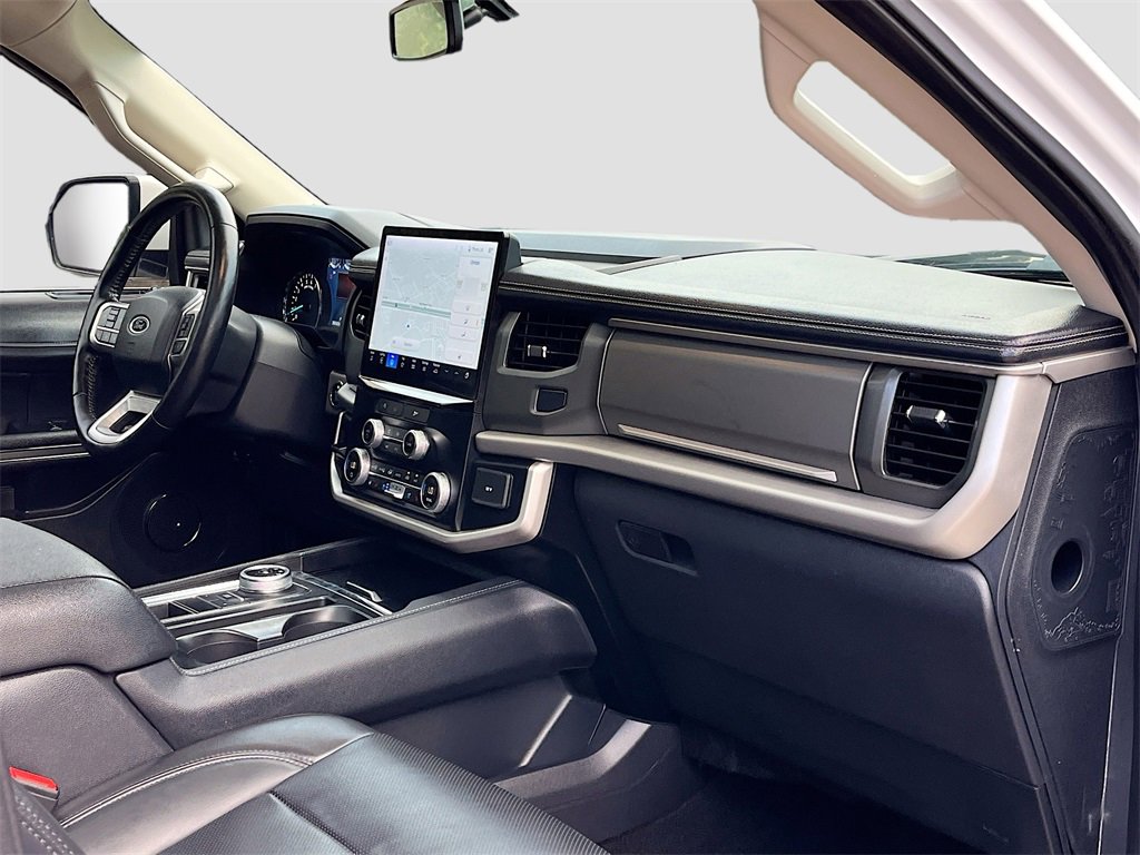 Used 2024 Ford Expedition XLT image 31