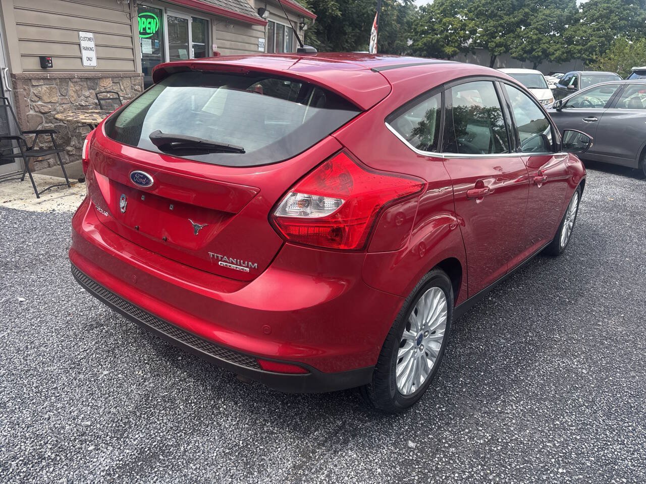 Used 2012 Ford Focus Titanium FWD image 6