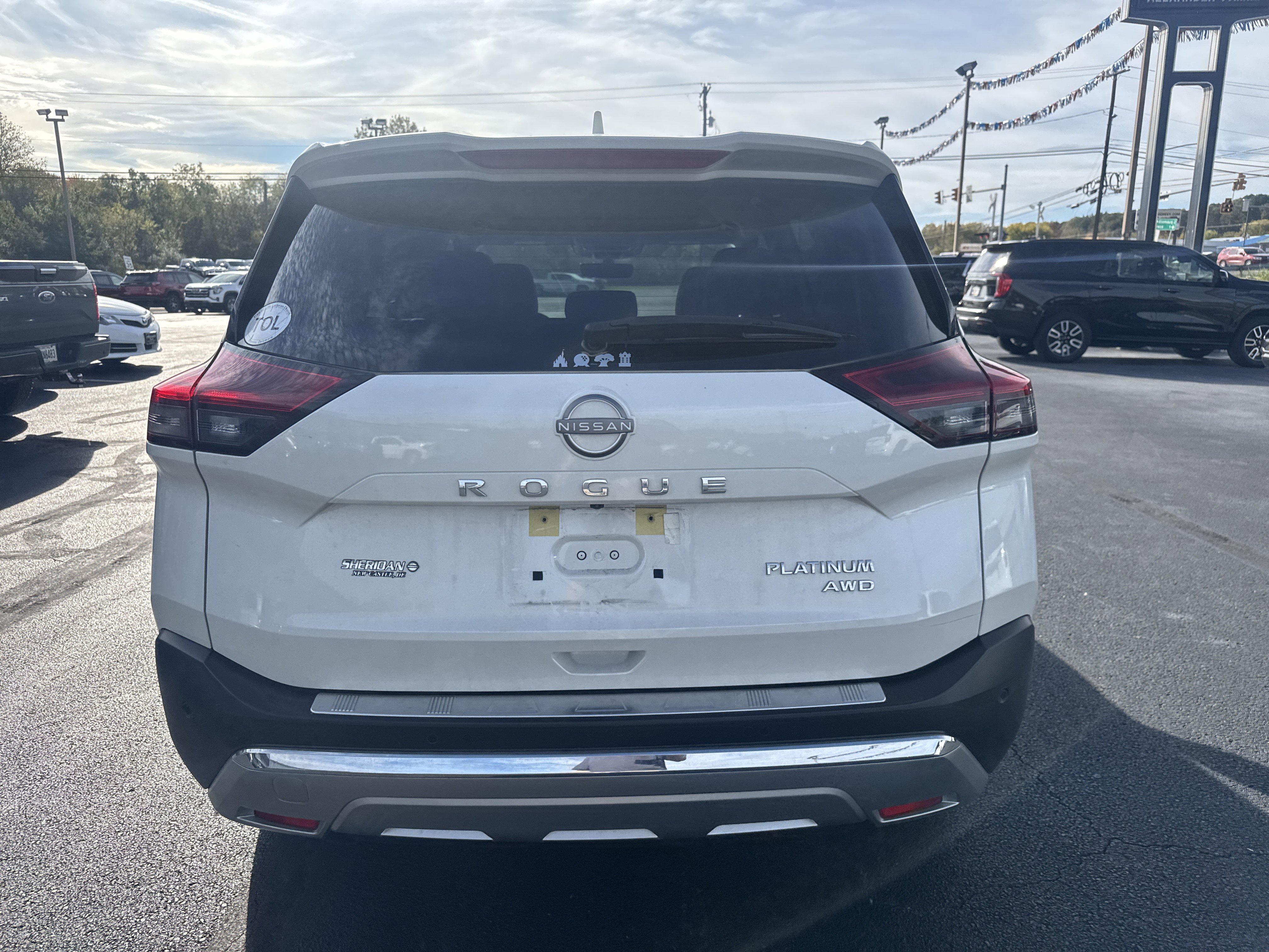 Used 2023 Nissan Rogue Platinum w/ Platinum Premium Package image 4