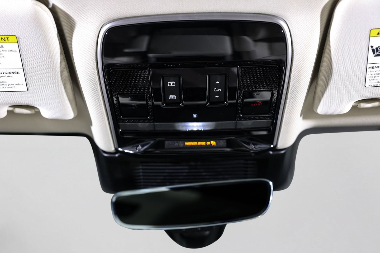 Used 2025 Land Rover Range Rover SE AWD/4WD image 29