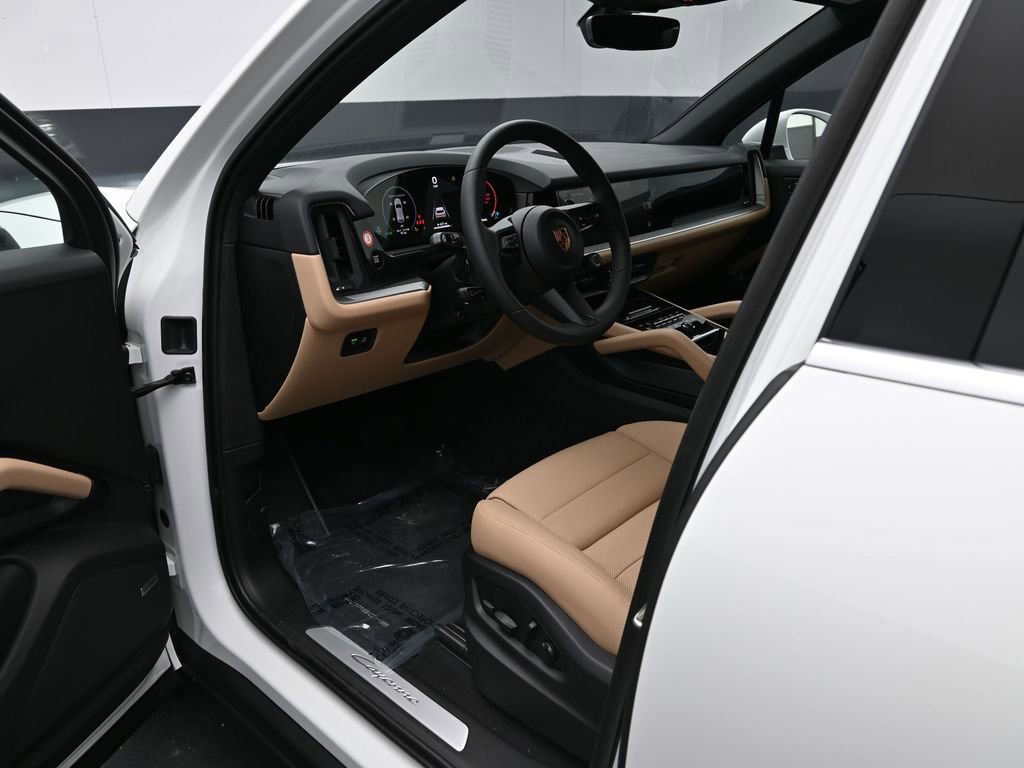 New 2025 Porsche Cayenne image 4