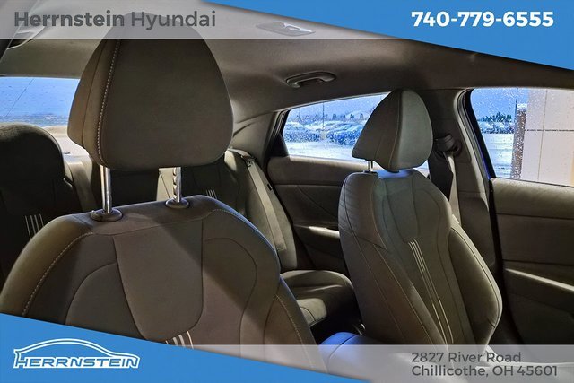 Used 2024 Hyundai Elantra SEL image 27