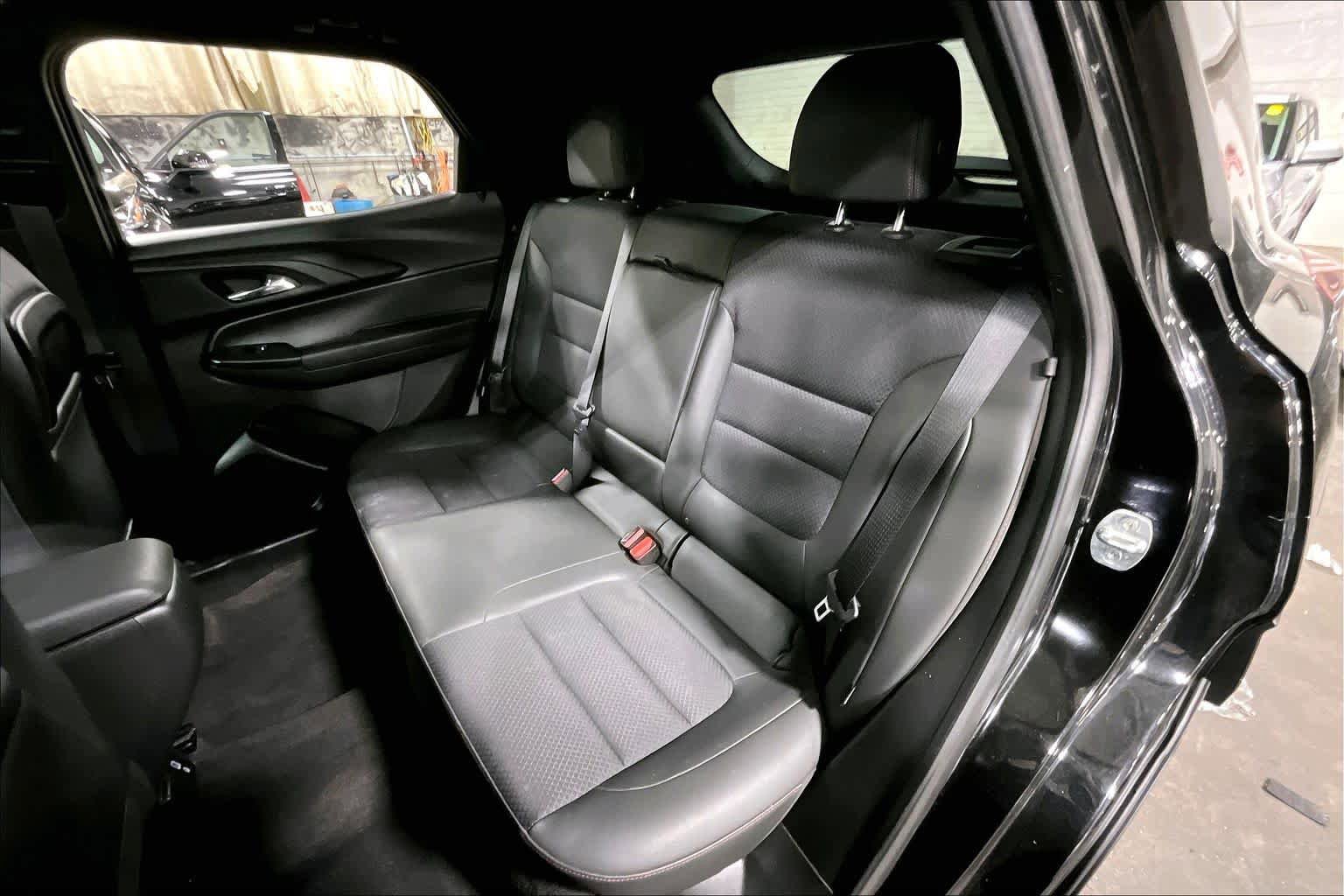 Used 2021 Chevrolet TrailBlazer RS w/ Sun and Liftgate Package AWD/4WD image 21