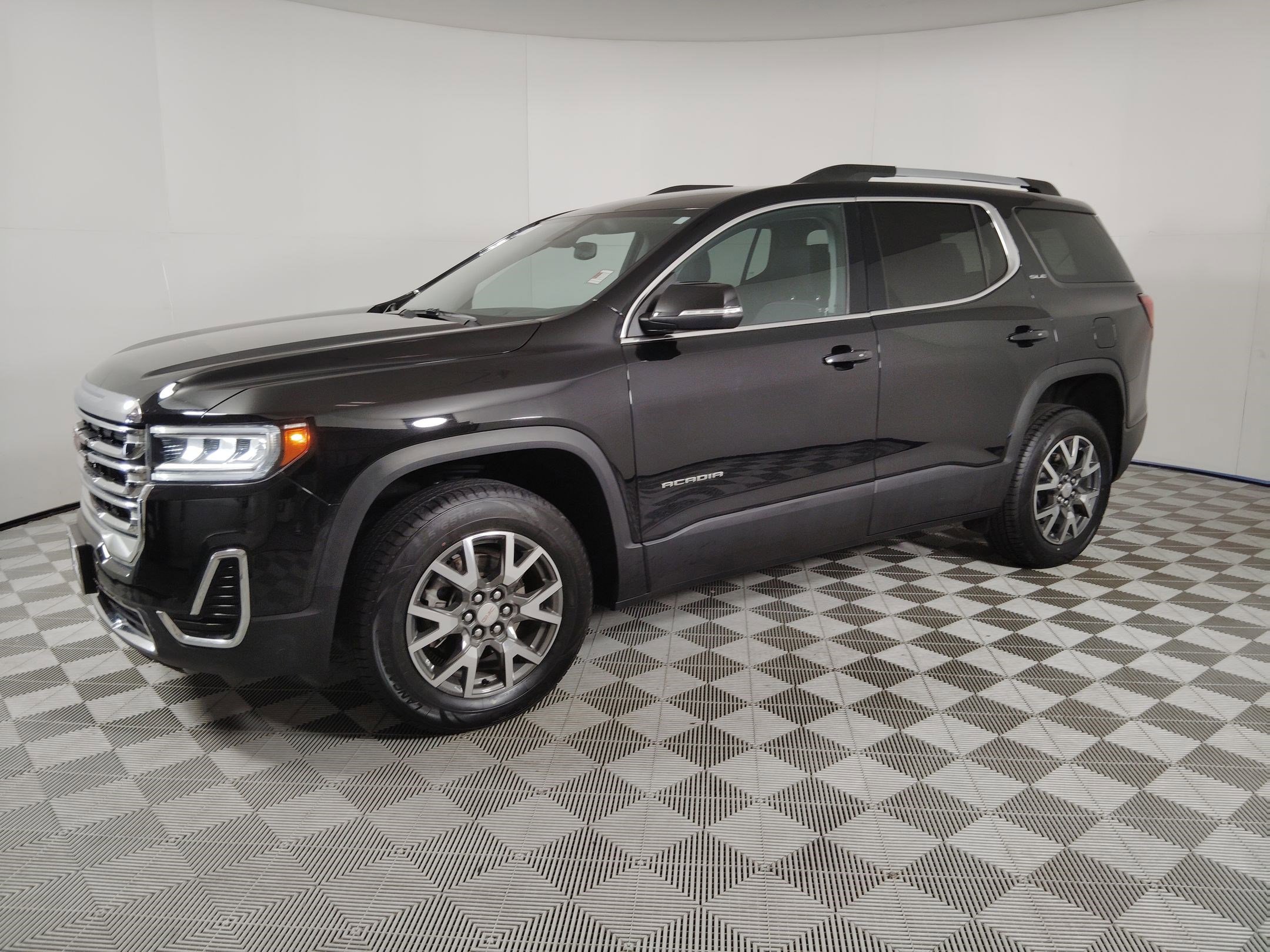 Used 2023 GMC Acadia SLE w/ Driver Convenience Package image 21