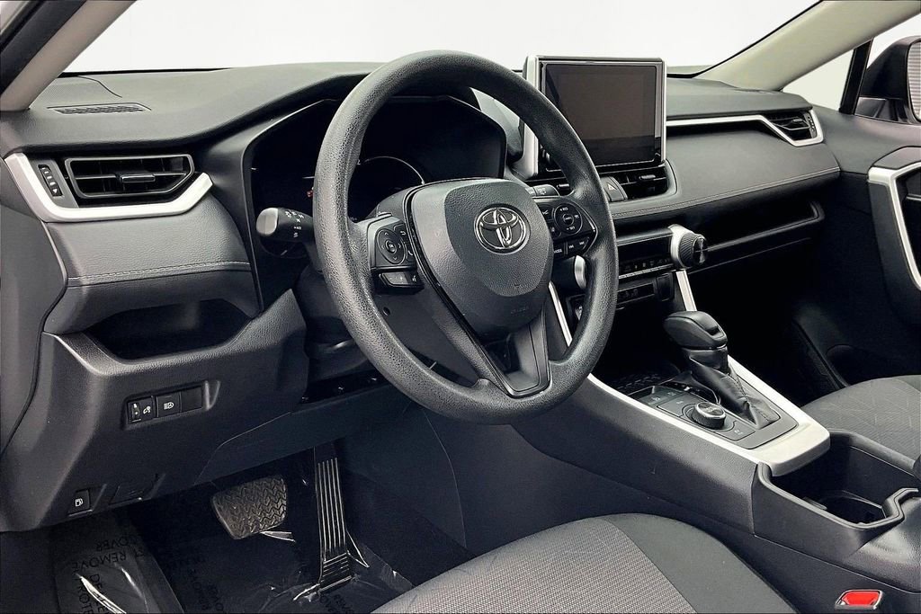 Used 2025 Toyota RAV4 XLE image 14