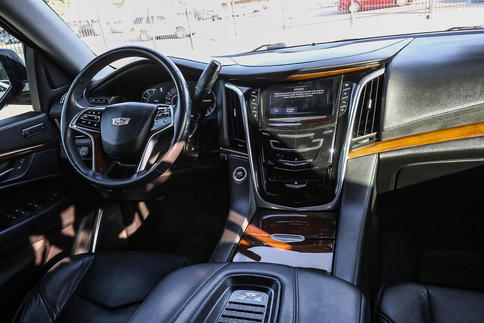 Used 2019 Cadillac Escalade Premium Luxury w/ Escalade Sport Edition AWD/4WD image 20