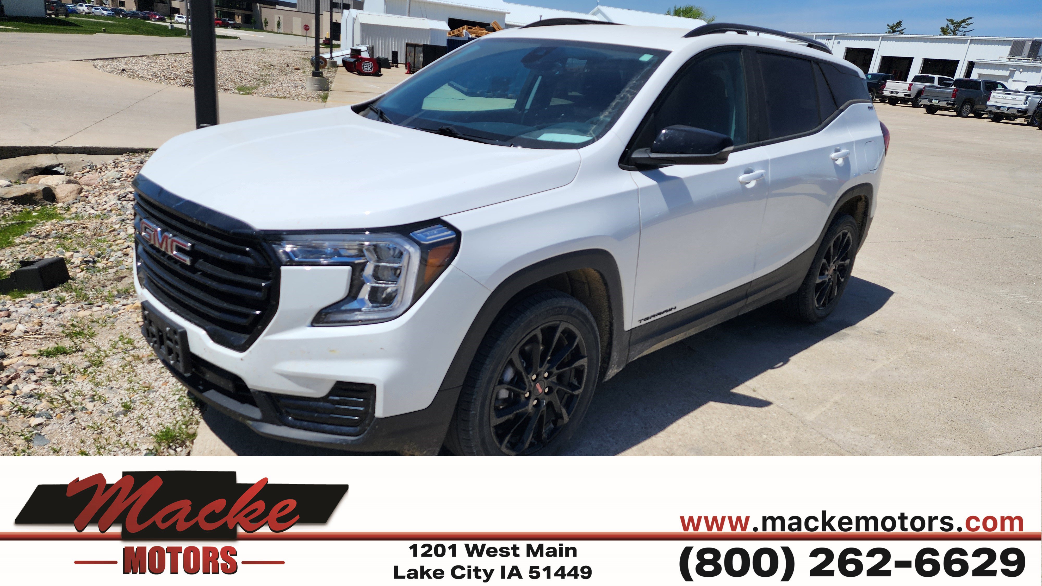 Used 2024 GMC Terrain SLE w/ Driver Convenience Package AWD/4WD image 1