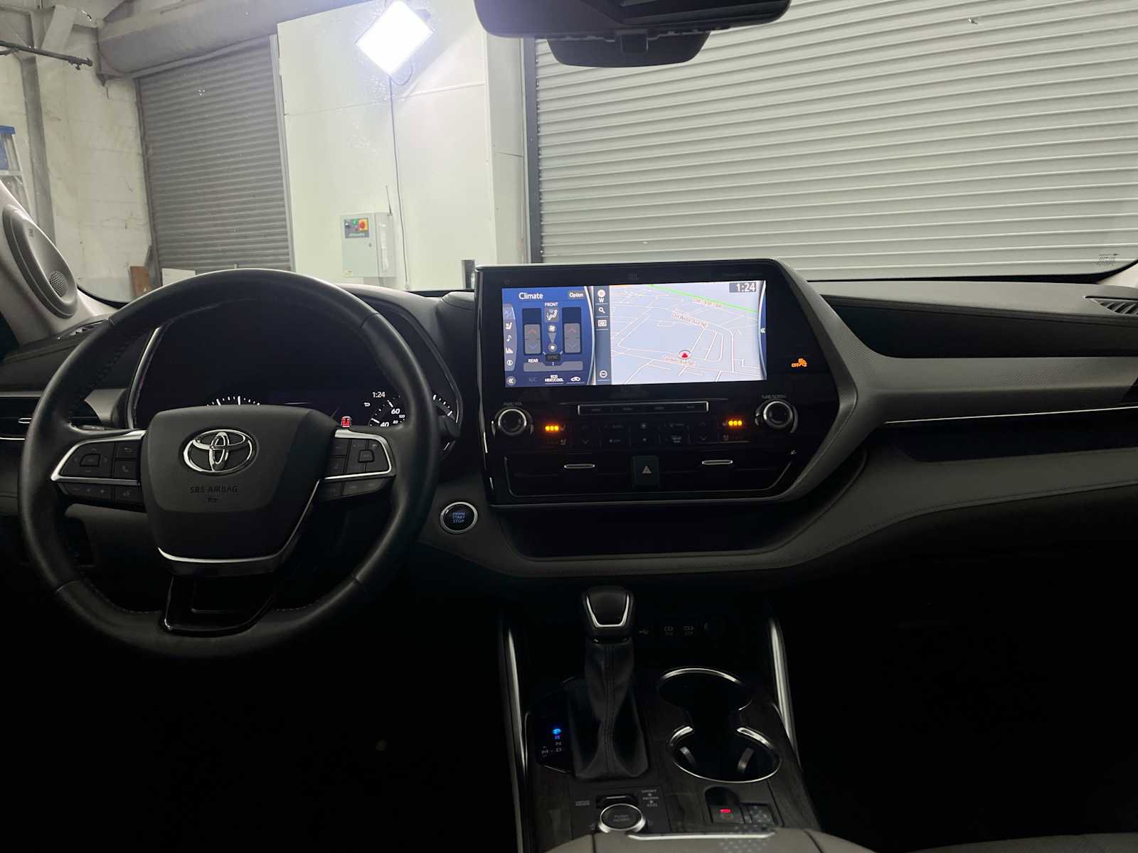 Used 2020 Toyota Highlander Platinum AWD/4WD image 10