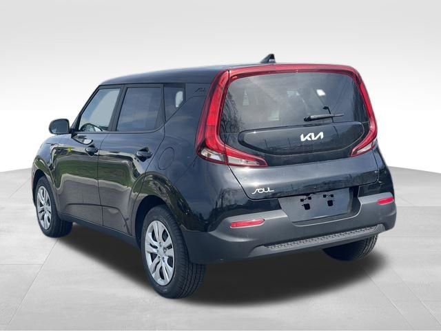 Used 2022 Kia Soul LX FWD image 5