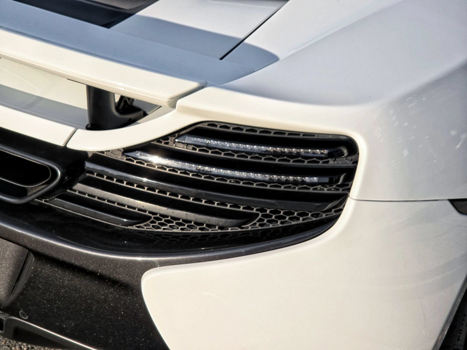 Used 2015 McLaren 650S Spider RWD image 22