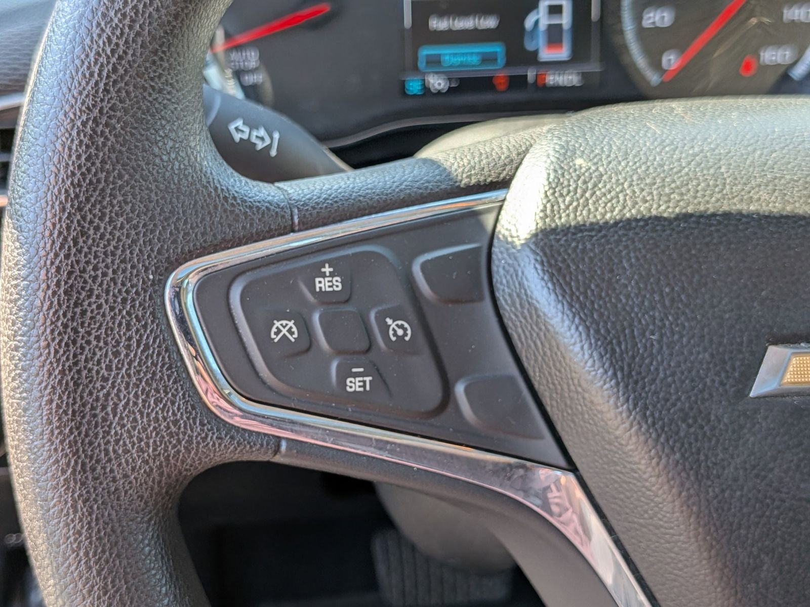 Used 2017 Chevrolet Cruze LT w/ Sun And Sound Package FWD image 18