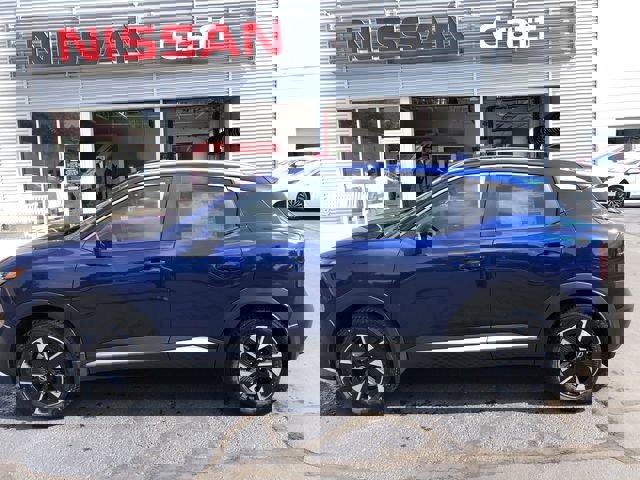New 2025 Nissan Kicks SV w/ SV Premium Package