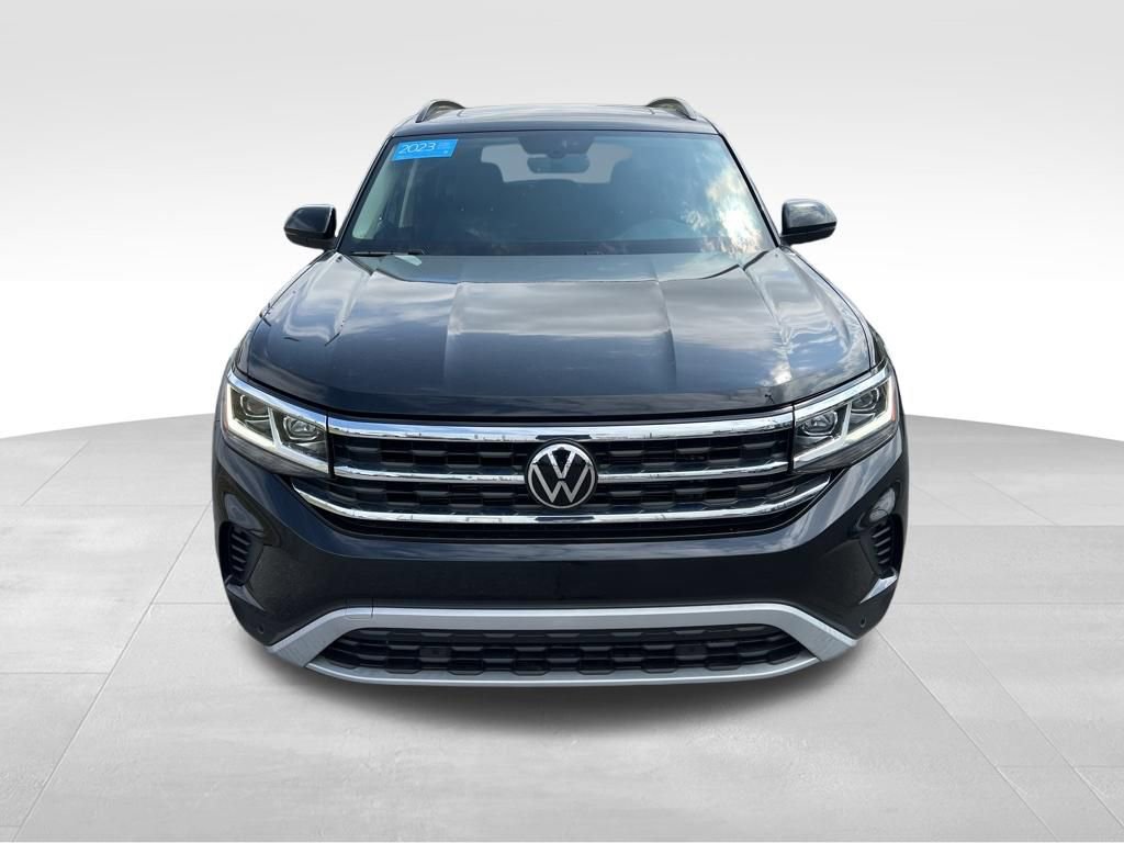 Certified 2023 Volkswagen Atlas SE w/ Panoramic Sunroof Package image 3
