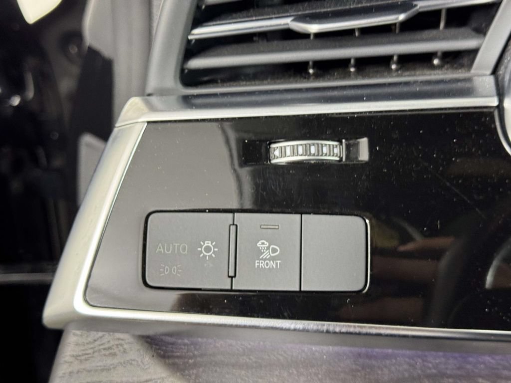 Used 2021 Audi Q8 Premium Plus AWD/4WD image 19