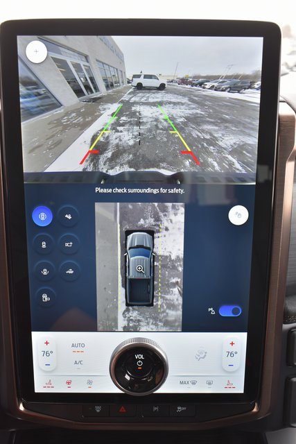 Used 2024 Ford F150 Lightning Lariat image 32