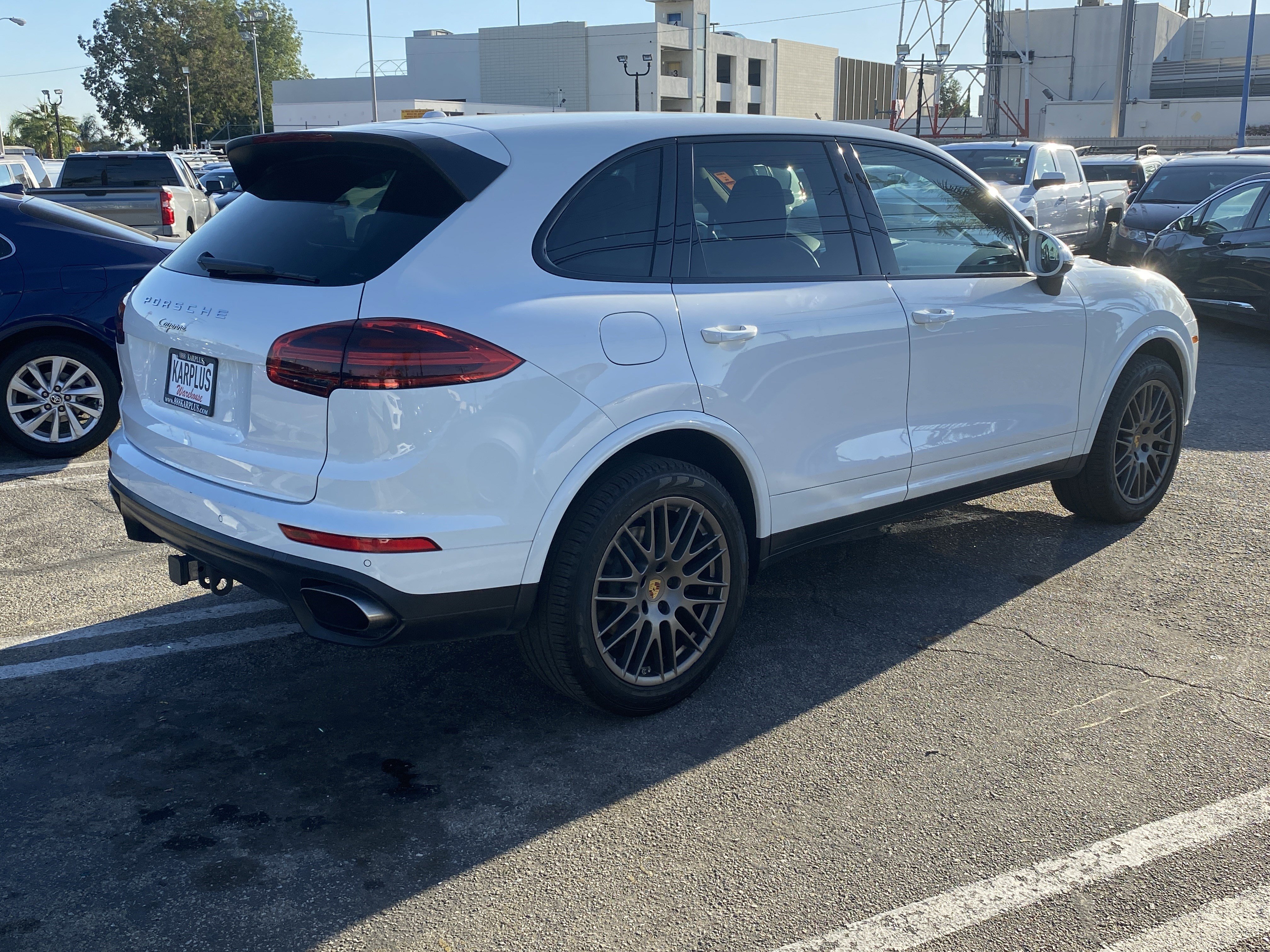 Used 2017 Porsche Cayenne Platinum Edition w/ Premium Package (PJV) image 7