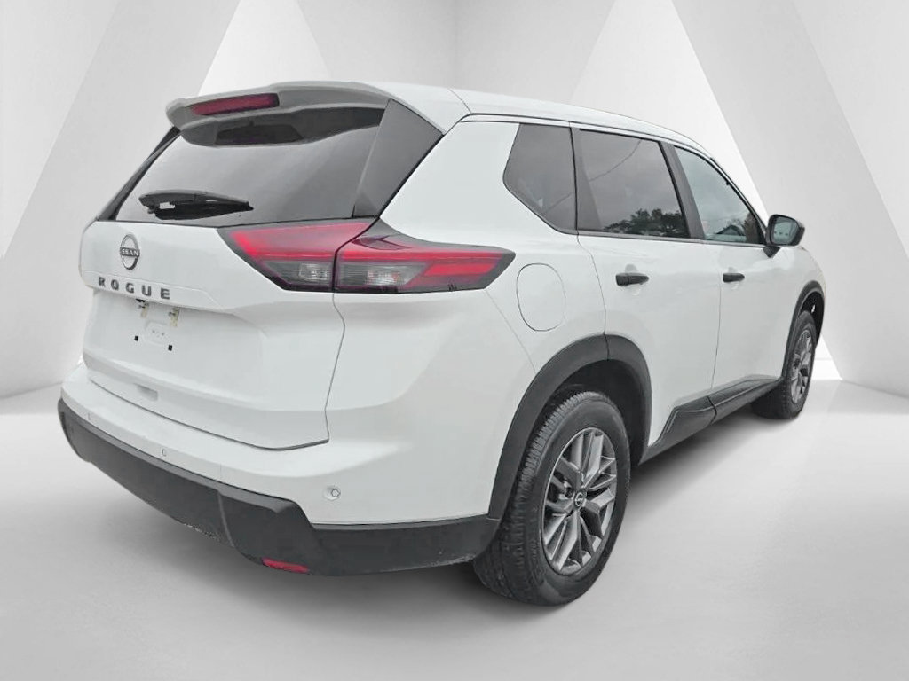 Used 2024 Nissan Rogue S FWD image 6