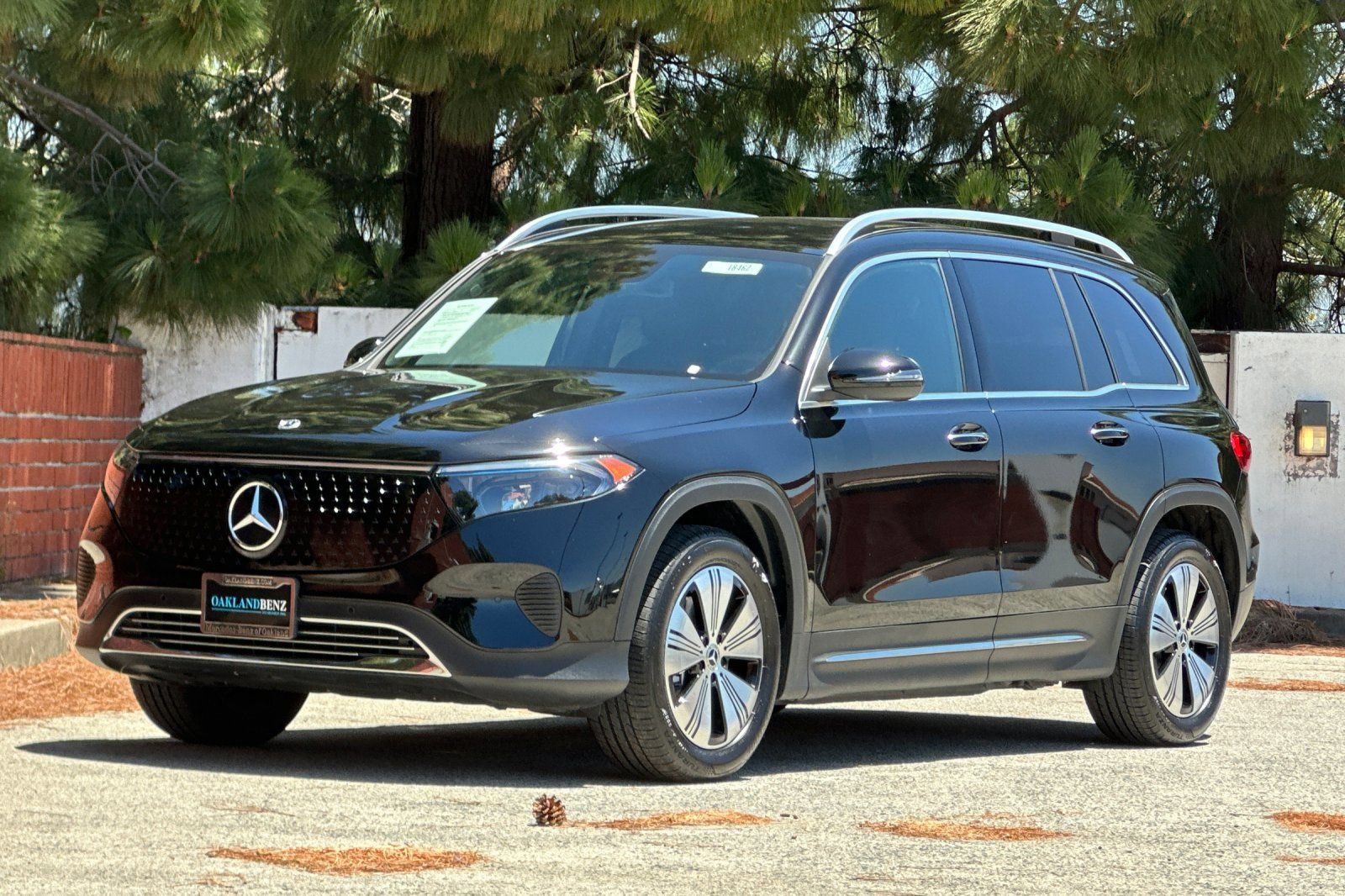 Certified 2024 Mercedes-Benz EQB 300 4MATIC image 9