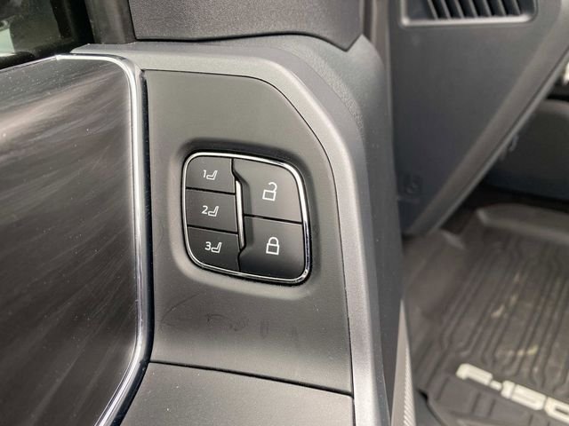 Used 2025 Ford F150 Lariat w/ Equipment Group 501A Mid image 18