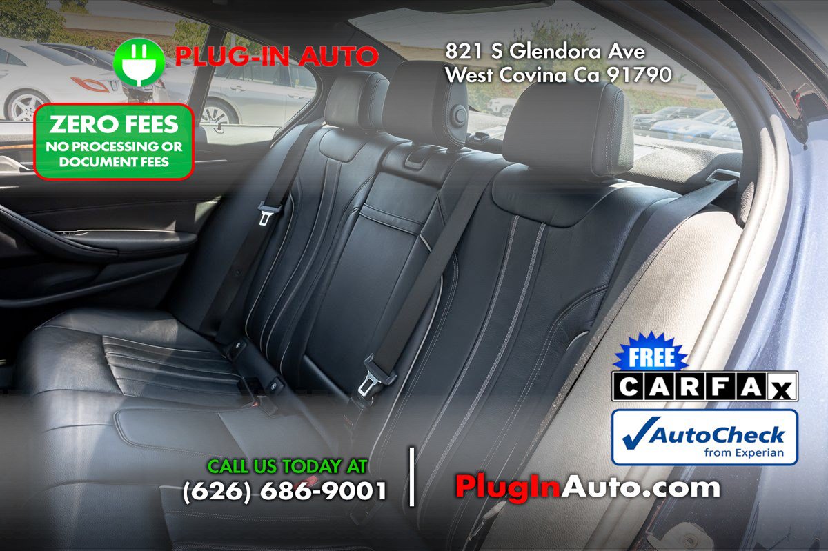 Used 2019 BMW 530e xDrive w/ Premium Package AWD/4WD image 11