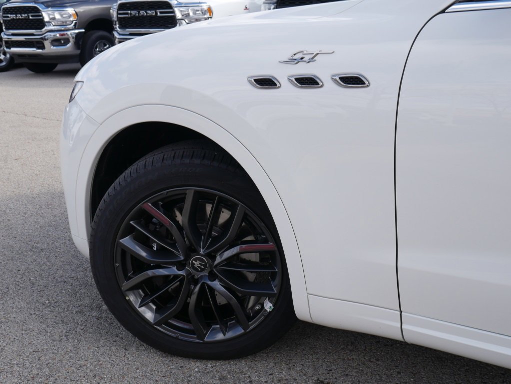 Used 2024 Maserati Levante GT Ultima image 13