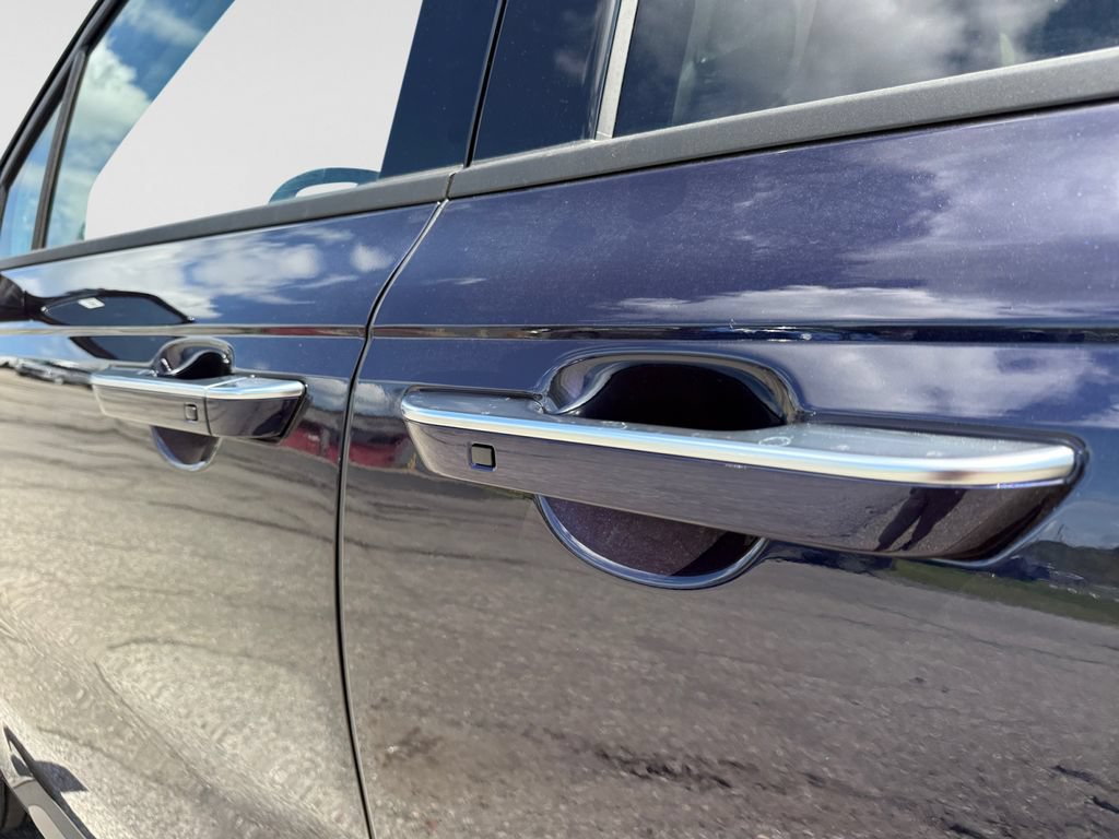 New 2027 Kia Carnival EX FWD image 30