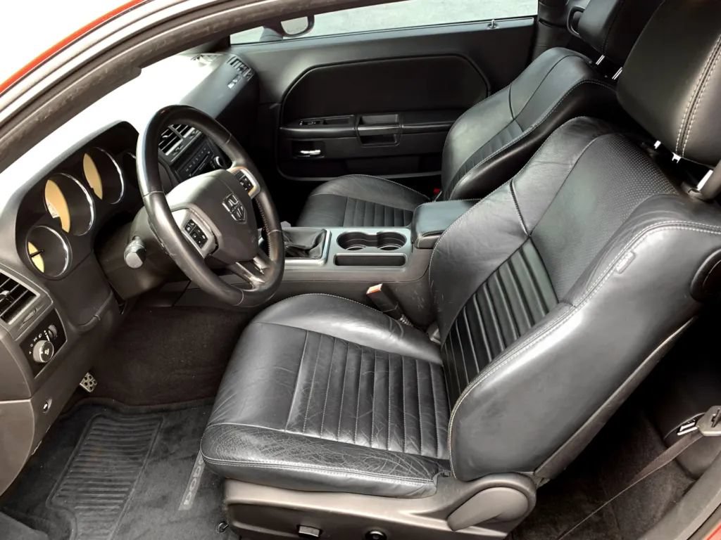 Used 2012 Dodge Challenger R/T RWD image 13