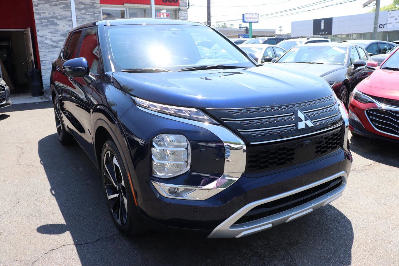Used 2024 Mitsubishi Outlander AWD image 7